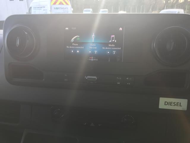 2019 Mercedes-Benz Sprinter 3.5T Crew Cab Tipper L3 (KJ19GOP) Image 25