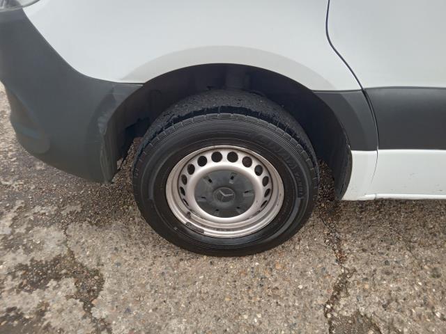 2021 Mercedes-Benz Sprinter 3.5T LUTON (KJ21CWM) Image 18