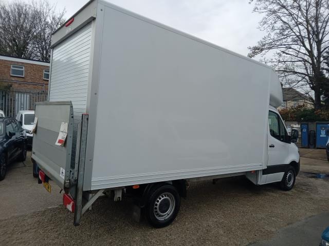 2021 Mercedes-Benz Sprinter 3.5T LUTON (KJ21CWM) Image 10
