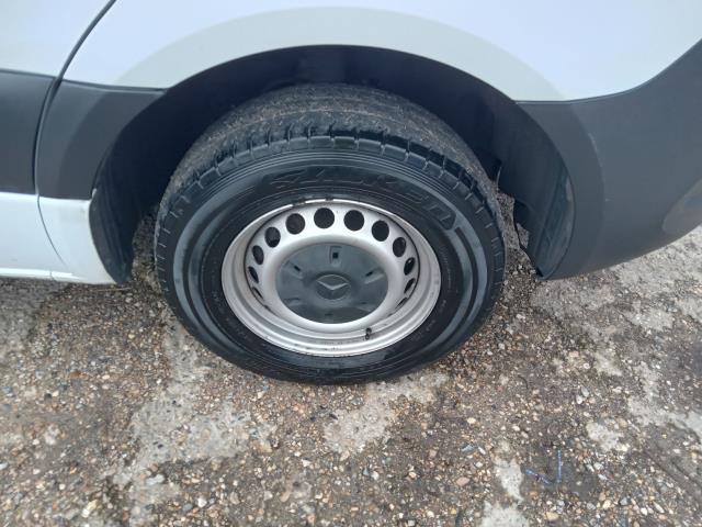 2021 Mercedes-Benz Sprinter 3.5T LUTON (KJ21CWM) Image 15