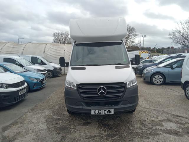2021 Mercedes-Benz Sprinter 3.5T LUTON (KJ21CWM) Image 3