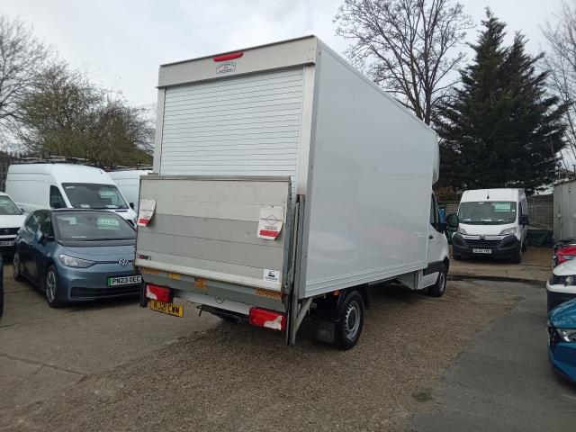 2021 Mercedes-Benz Sprinter 3.5T LUTON (KJ21CWM) Image 9