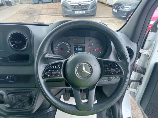 2021 Mercedes-Benz Sprinter 3.5T LUTON (KJ21CWM) Image 20