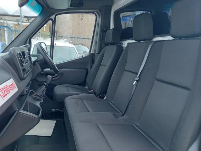 2021 Mercedes-Benz Sprinter 3.5T LUTON (KJ21CWM) Image 26