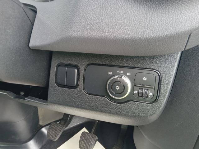 2021 Mercedes-Benz Sprinter 3.5T LUTON (KJ21CWM) Image 24