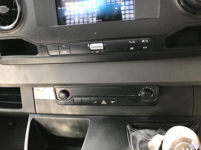2021 Mercedes-Benz Sprinter 3.5T Sprinter 315 CDI Dropside RWD (KJ21SFX) Image 21