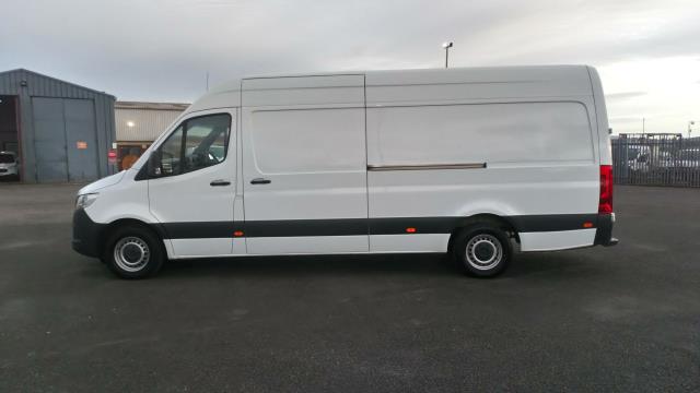 2019 Mercedes-Benz Sprinter 3.5T H2 Van (KK19BWB) Image 4