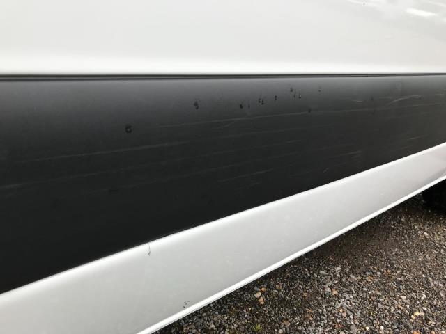 2019 Mercedes-Benz Sprinter 3.5T L2 H2 Van EURO 6 (KL19XHD) Image 23