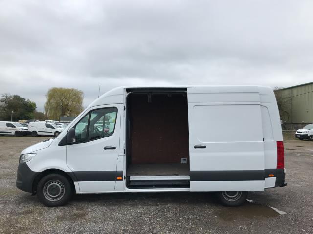 2019 Mercedes-Benz Sprinter 3.5T L2 H2 Van EURO 6 (KL19XHD) Image 9