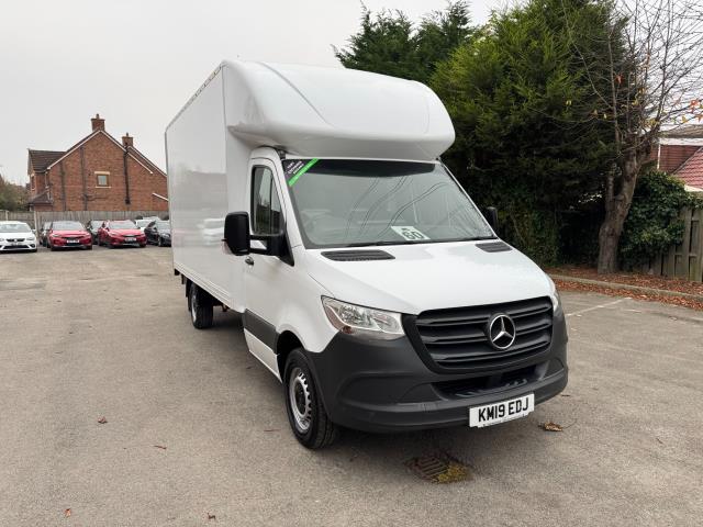 2019 Mercedes-Benz Sprinter 314 Luton Tail Lift Euro 6 (KM19EDJ) Image 2