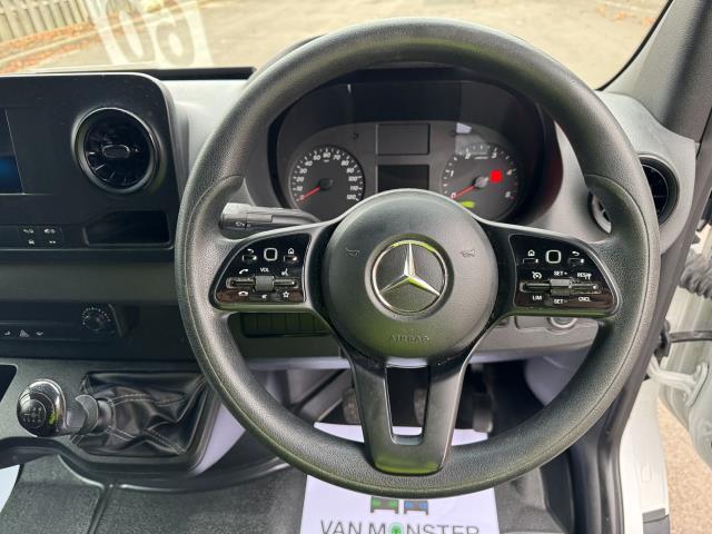 2019 Mercedes-Benz Sprinter 314 Luton Tail Lift Euro 6 (KM19EDJ) Image 22