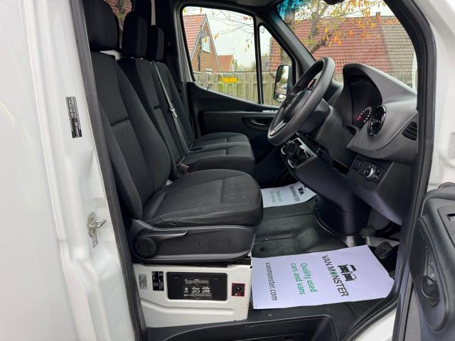 2019 Mercedes-Benz Sprinter 314 Luton Tail Lift Euro 6 (KM19EDJ) Image 15