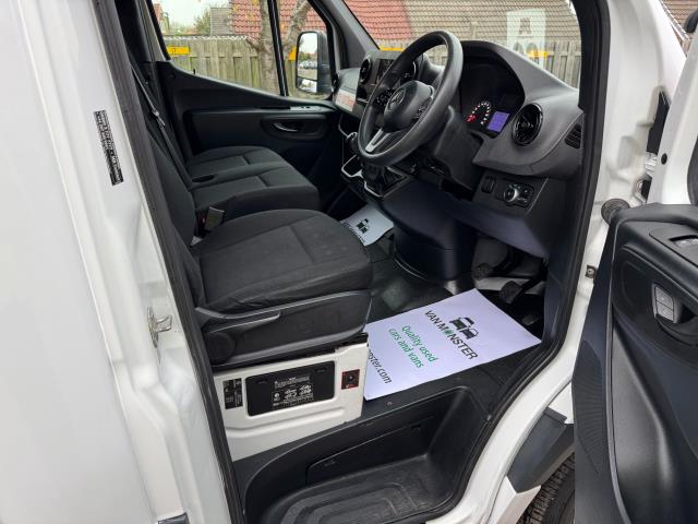 2019 Mercedes-Benz Sprinter 314 Luton Tail Lift Euro 6 (KM19EDJ) Image 13