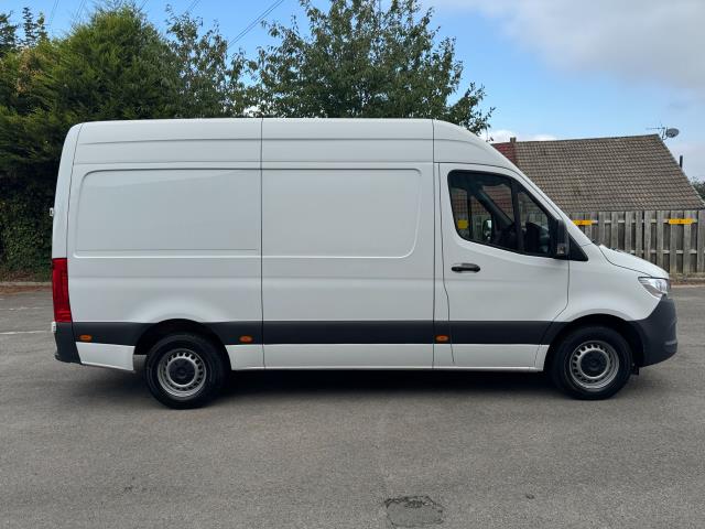 2021 Mercedes-Benz Sprinter 3.5T L2 H2 Progressive Van (KM21OYC) Image 10