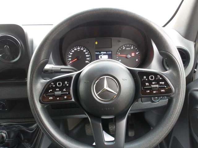 2022 Mercedes-Benz Sprinter 315 CDi L2 H2 Progressive Van (KM22MUY) Image 25