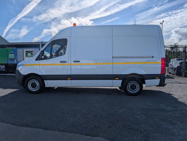 2022 Mercedes-Benz Sprinter 3.5T H2 Progressive Van (KM22MWW) Image 5