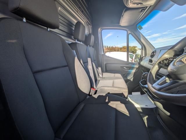 2022 Mercedes-Benz Sprinter 3.5T H2 Progressive Van (KM22MWW) Image 16