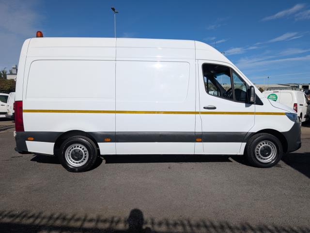 2022 Mercedes-Benz Sprinter 3.5T H2 Progressive Van (KM22MWW) Image 15