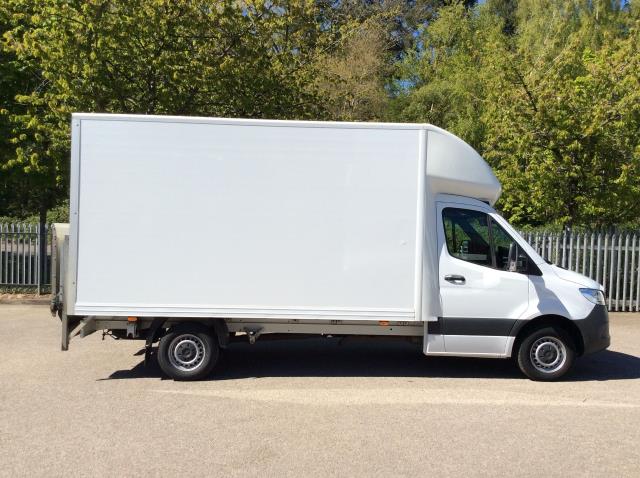 2022 Mercedes-Benz Sprinter 315CDI Hd Emissions Progressive (Tail Lift) (KM22NKJ) Image 8