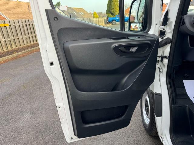 2019 Mercedes-Benz Sprinter L3 316 DROPSIDE TAILLIFT (KM69WRJ) Image 39