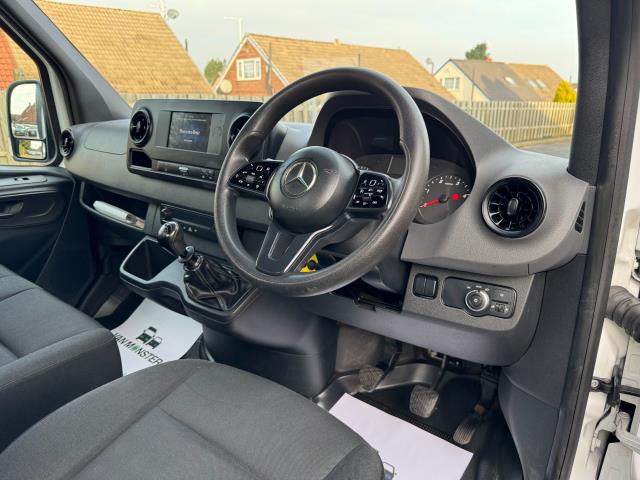 2019 Mercedes-Benz Sprinter L3 316 DROPSIDE TAILLIFT (KM69WRJ) Image 14