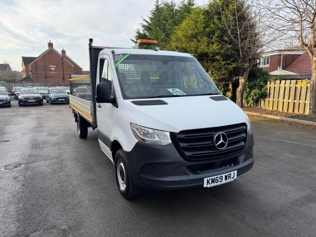 2019 Mercedes-Benz Sprinter L3 316 DROPSIDE TAILLIFT (KM69WRJ) Image 2