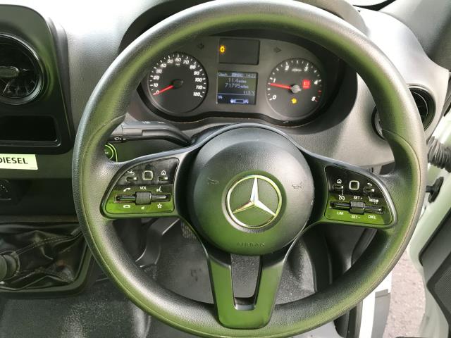 2020 Mercedes-Benz Sprinter 316CDI 13FT DROPSIDE 160PS EURO 6  TAIL LIFT (KM69XNG) Image 10