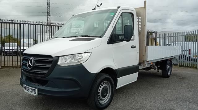 2020 Mercedes-Benz Sprinter 3.5T DROPSIDE (KM69XVS) Image 4