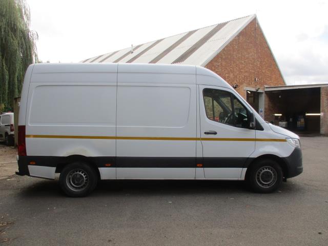 2021 Mercedes-Benz Sprinter 3.5T H2 Progressive Van (KM71CKU) Image 3