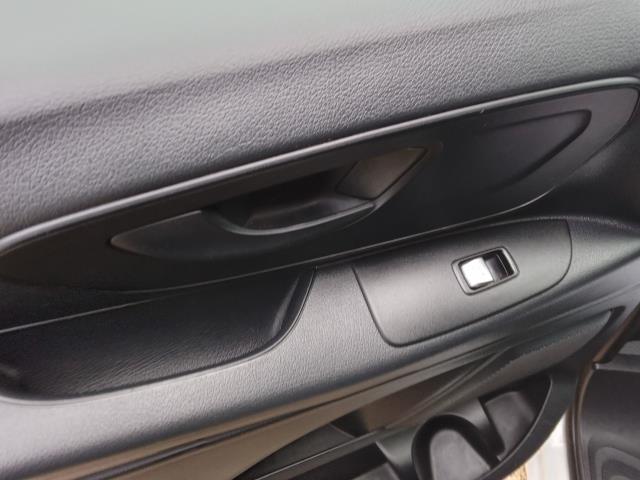 2021 Mercedes-Benz Vito 116Cdi Progressive Van 9G-Tronic (KM71GHK) Image 19