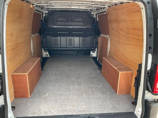 2021 Mercedes-Benz Vito 116Cdi Progressive Van 9G-Tronic (KM71GJG) Image 13