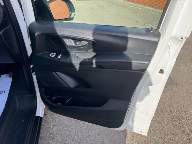 2021 Mercedes-Benz Vito 116 CDI Progressive Van 9G-Tronic (KM71JBV) Image 18