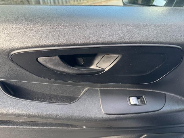 2021 Mercedes-Benz Vito 116 CDI Progressive Van 9G-Tronic (KM71JBV) Image 46