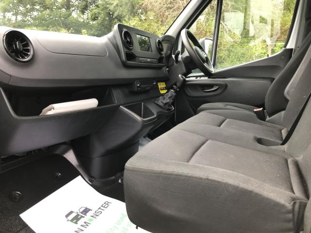 2021 Mercedes-Benz Sprinter 3.5T Progressive Dropside 315CDI RWD  (KM71JDX) Image 13
