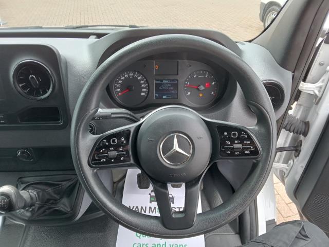 2021 Mercedes-Benz Sprinter 3.5T H2 Progressive Glass (Frail) Carrier Van (KM71OBT) Image 16