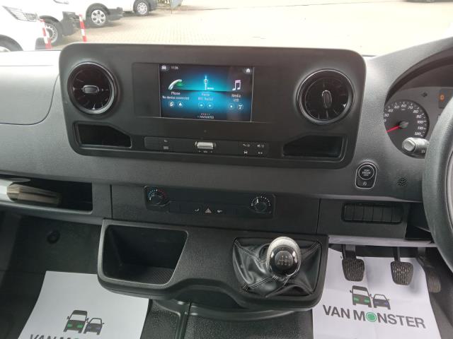 2021 Mercedes-Benz Sprinter 3.5T H2 Progressive Glass (Frail) Carrier Van (KM71OBT) Image 18