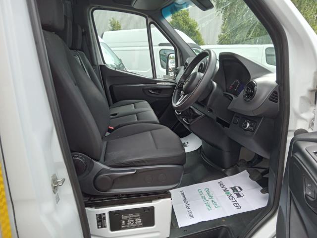 2021 Mercedes-Benz Sprinter 3.5T H2 Progressive Glass (Frail) Carrier Van (KM71OBT) Image 14
