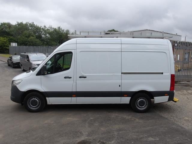 2021 Mercedes-Benz Sprinter 315Cdi  L2 H2 3.5T Progressive Van with Glazing Rack and Roof Rack  (KM71OCB) Image 5