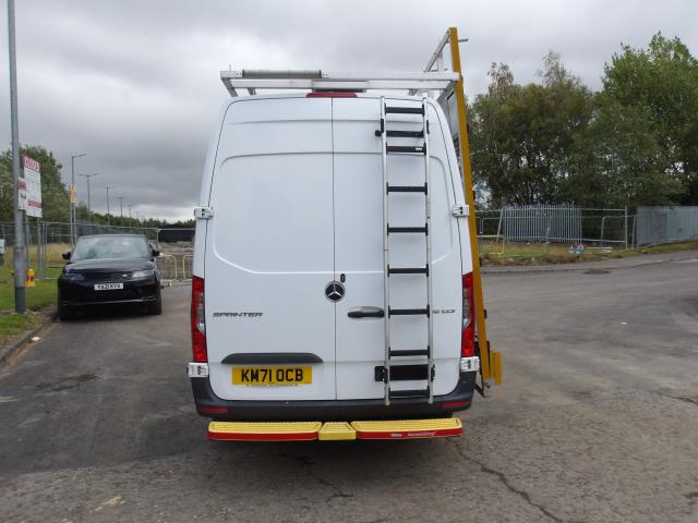 2021 Mercedes-Benz Sprinter 315Cdi  L2 H2 3.5T Progressive Van with Glazing Rack and Roof Rack  (KM71OCB) Image 7
