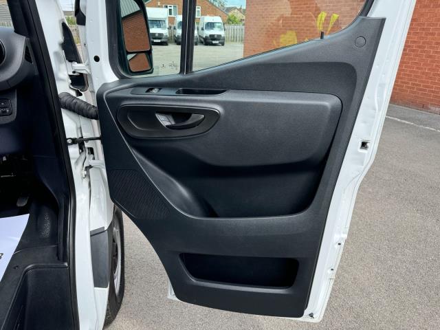 2021 Mercedes-Benz Sprinter 315CDI L2 RWD 3.5T H2 Progressive Van (KM71OCS) Image 18