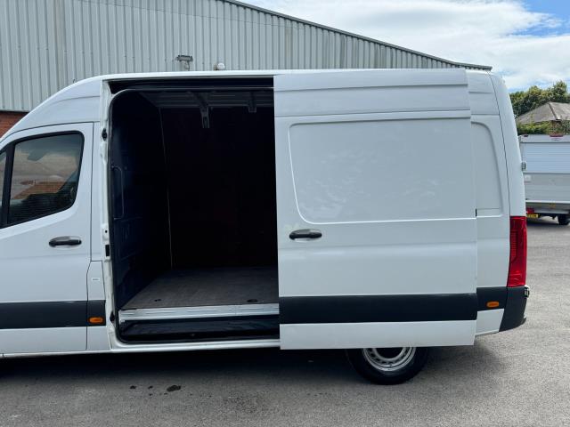 2021 Mercedes-Benz Sprinter 315CDI L2 RWD 3.5T H2 Progressive Van (KM71OCS) Image 42