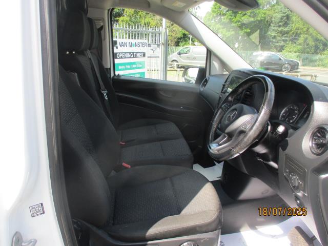 2021 Mercedes-Benz Vito 116Cdi Progressive Van 9G-Tronic (KM71OXZ) Image 12