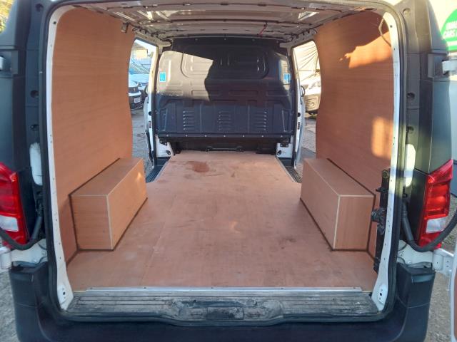 2021 Mercedes-Benz Vito 116Cdi Progressive Van 9G-Tronic (KM71WLV) Image 13