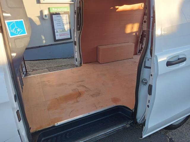 2021 Mercedes-Benz Vito 116Cdi Progressive Van 9G-Tronic (KM71WLV) Image 14