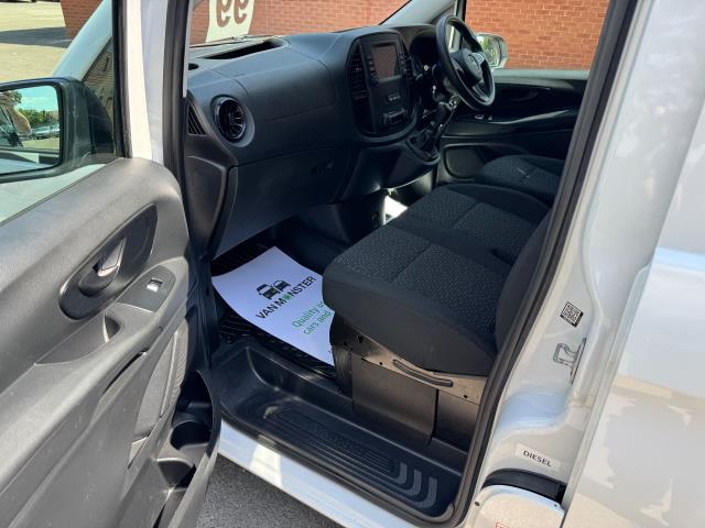 2022 Mercedes-Benz Vito L2 114Cdi Progressive Van (KM72BKX) Image 35