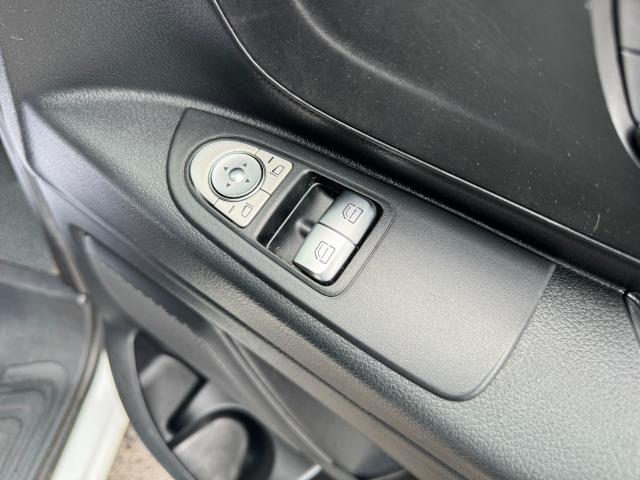 2022 Mercedes-Benz Vito 114 CDI L2 Progressive Van (KM72TEV) Image 19