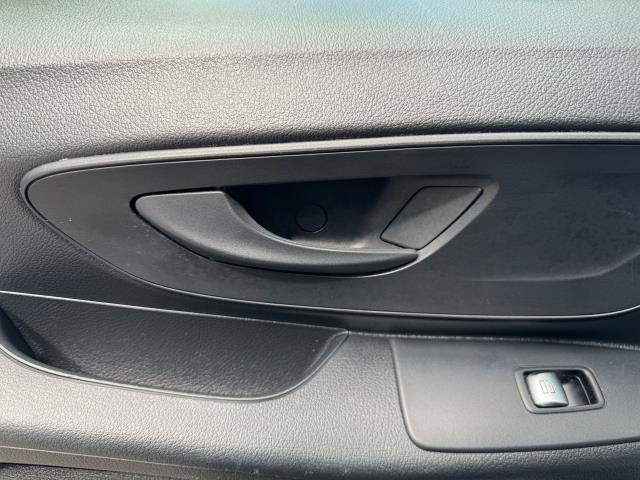 2022 Mercedes-Benz Vito 114 CDI L2 Progressive Van (KM72TEV) Image 47
