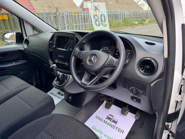 2022 Mercedes-Benz Vito 114 CDI L2 Progressive Van (KM72TEV) Image 14