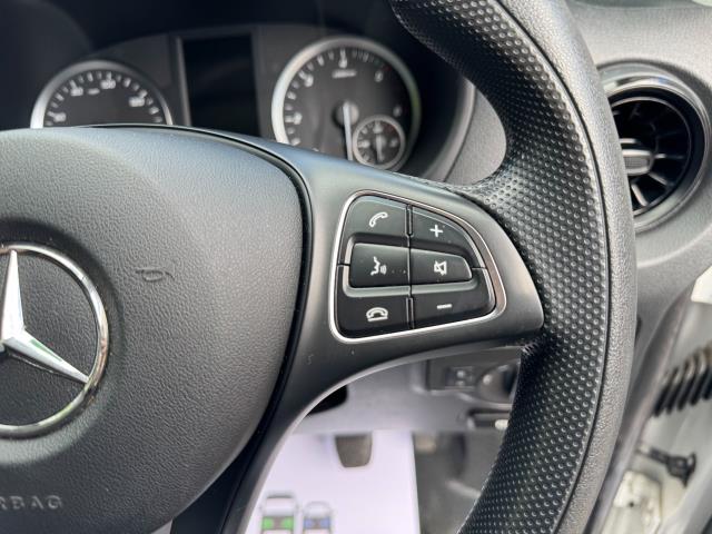 2022 Mercedes-Benz Vito 114 CDI L2 Progressive Van (KM72TEV) Image 24
