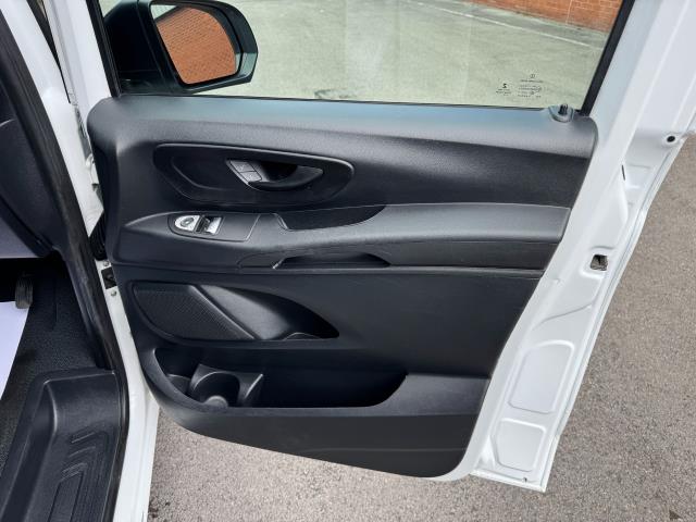 2022 Mercedes-Benz Vito 114 CDI L2 Progressive Van (KM72TEV) Image 18
